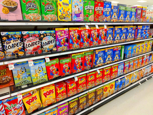 A new survey finds 67% of UK parents can't identify ultra-processed foods. Learn why "health halo" marketing is so confusing and how UPFs impact child gut health.